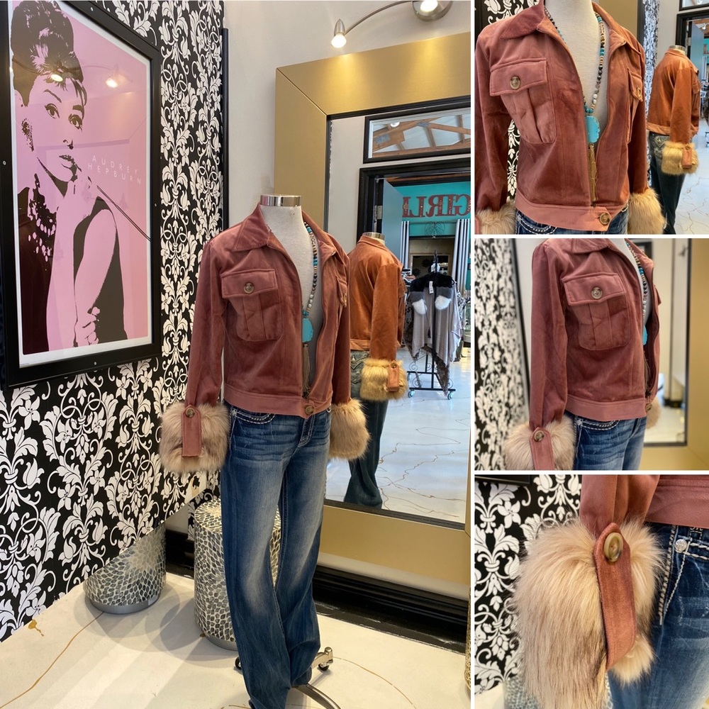 🌺Judith March 
Blush Velvet Jacket